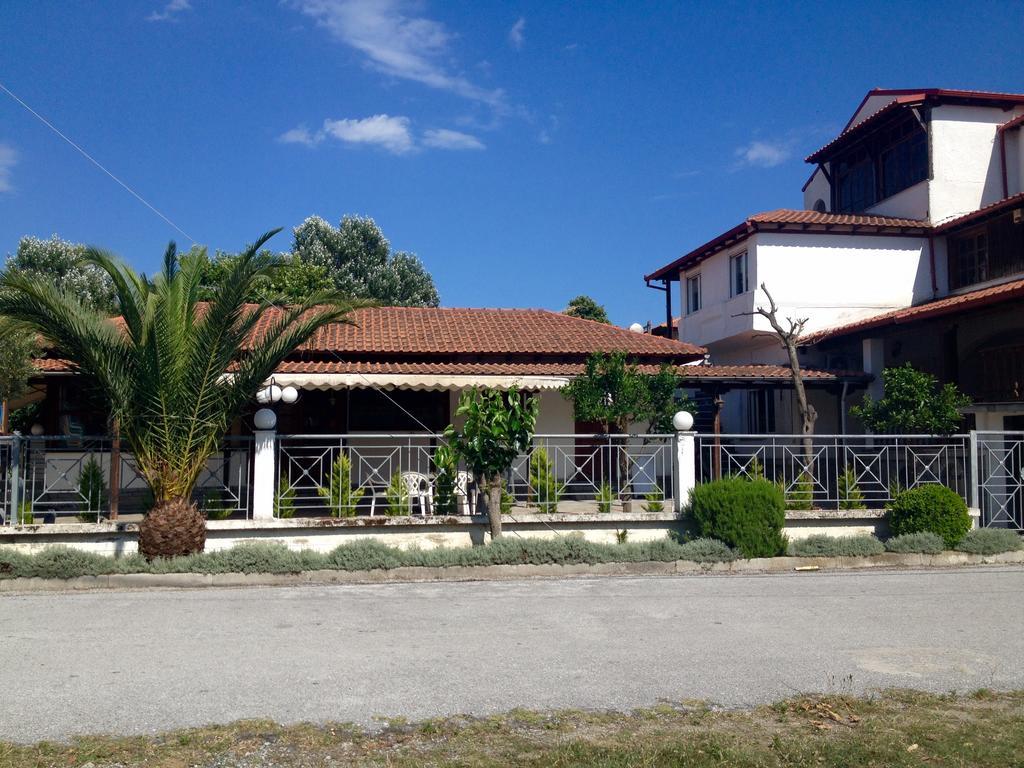 Menis Haus Apartamento Vrasná Exterior foto