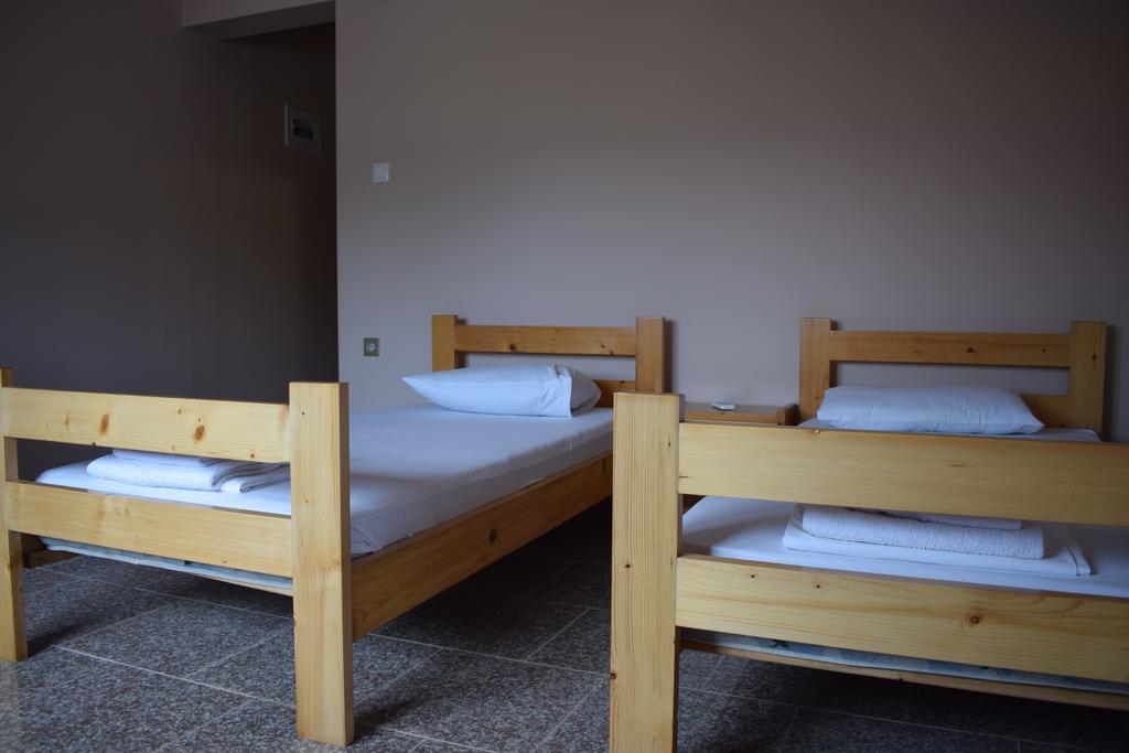 Menis Haus Apartamento Vrasná Exterior foto