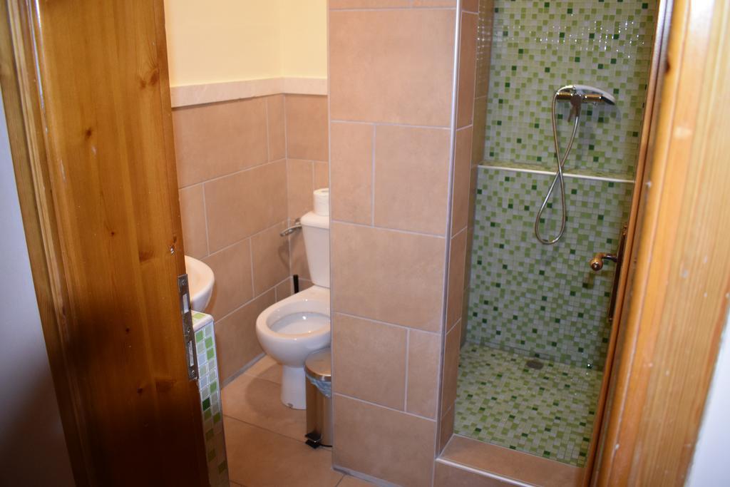 Menis Haus Apartamento Vrasná Exterior foto