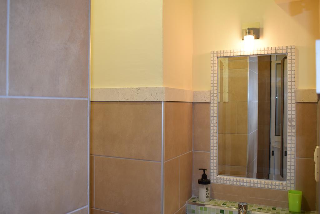 Menis Haus Apartamento Vrasná Exterior foto