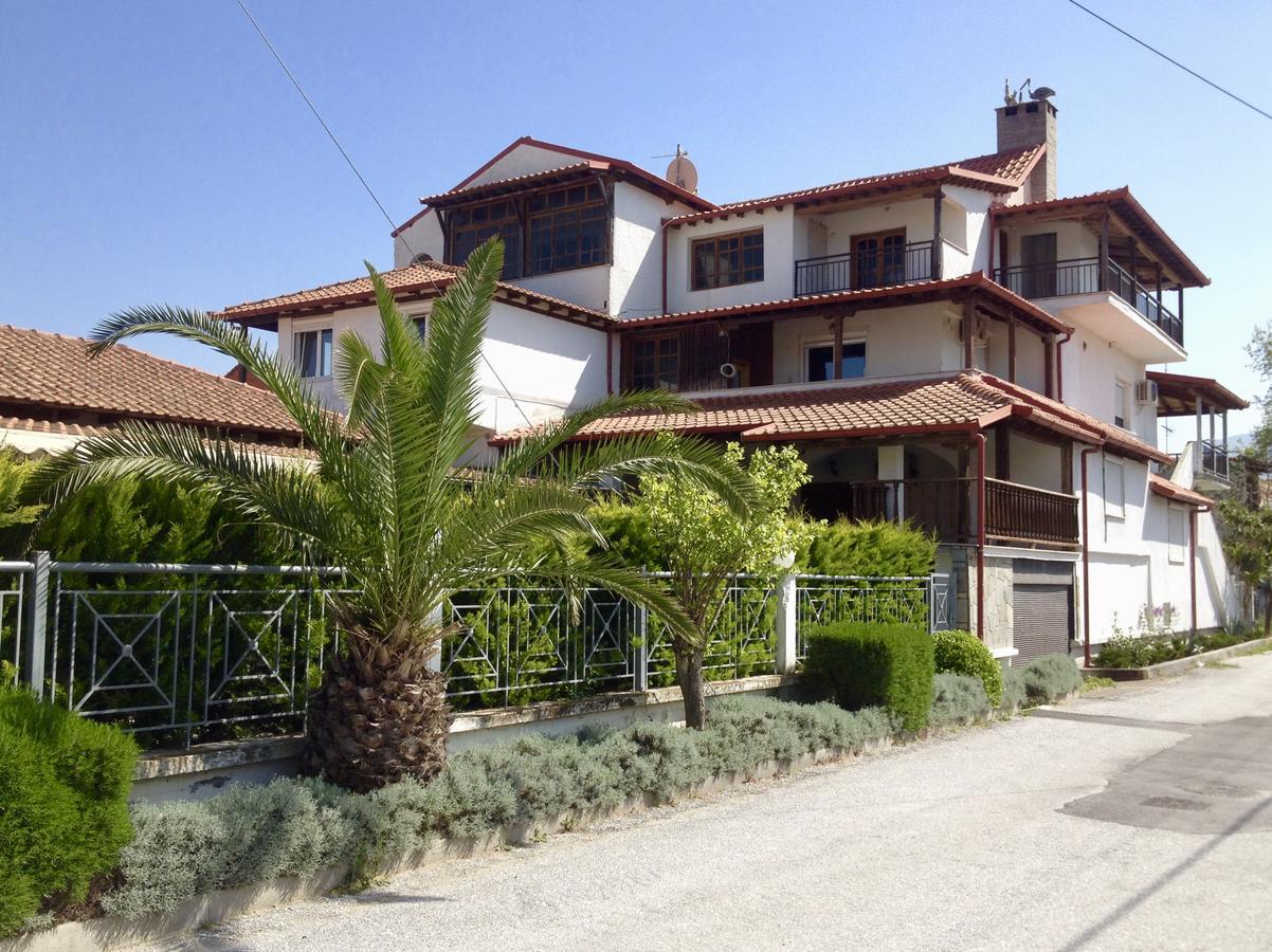 Menis Haus Apartamento Vrasná Exterior foto